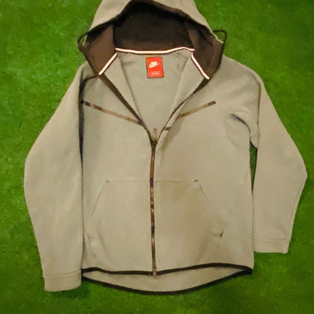 Nike - Picture 5 of 5
